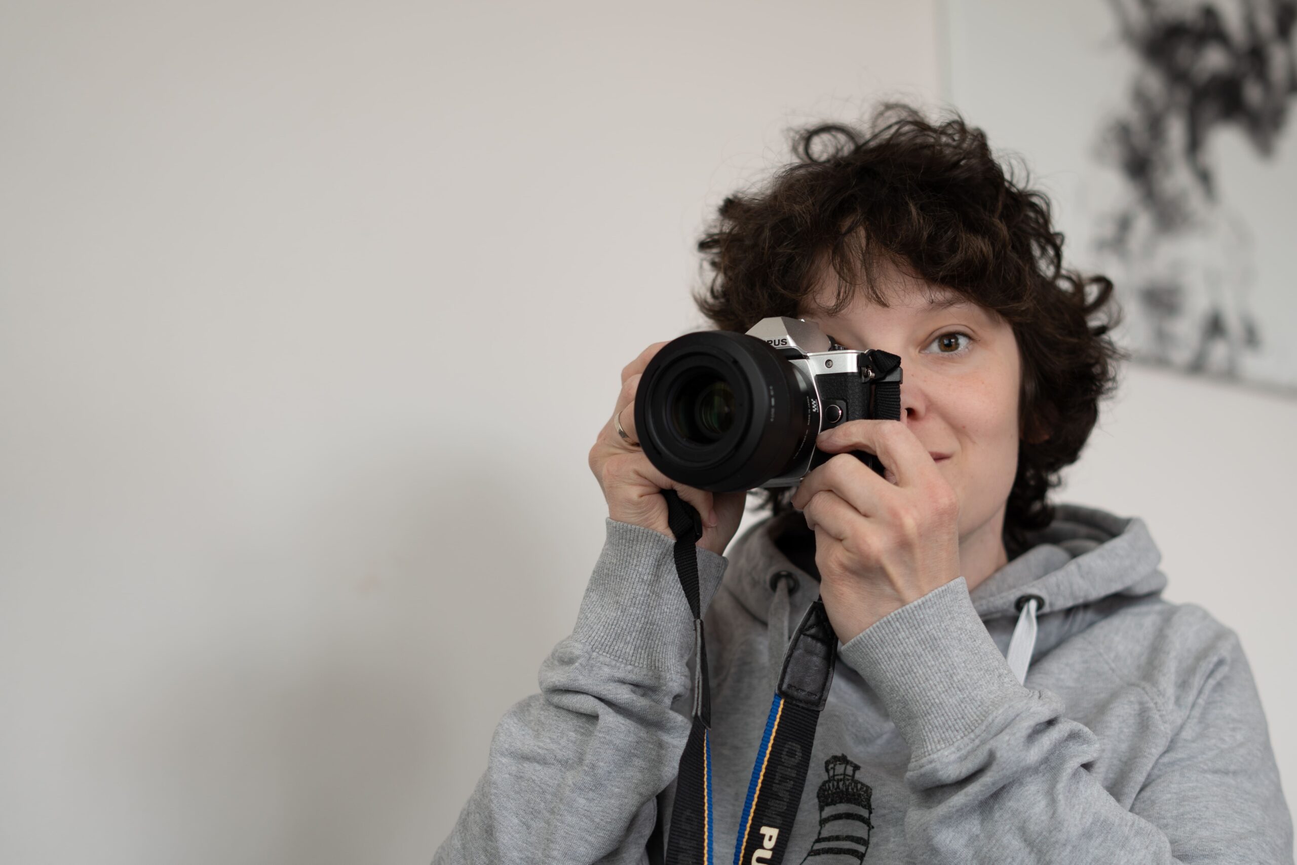 Sonja Wessel Kita und Familien Fotografie mit Kamera in der Hand